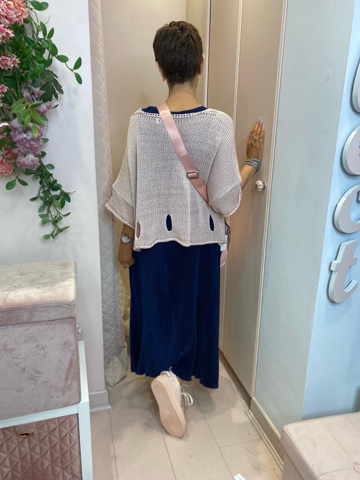 27b5cffb-20d2-4ee8-8b57-bc3f080a5390