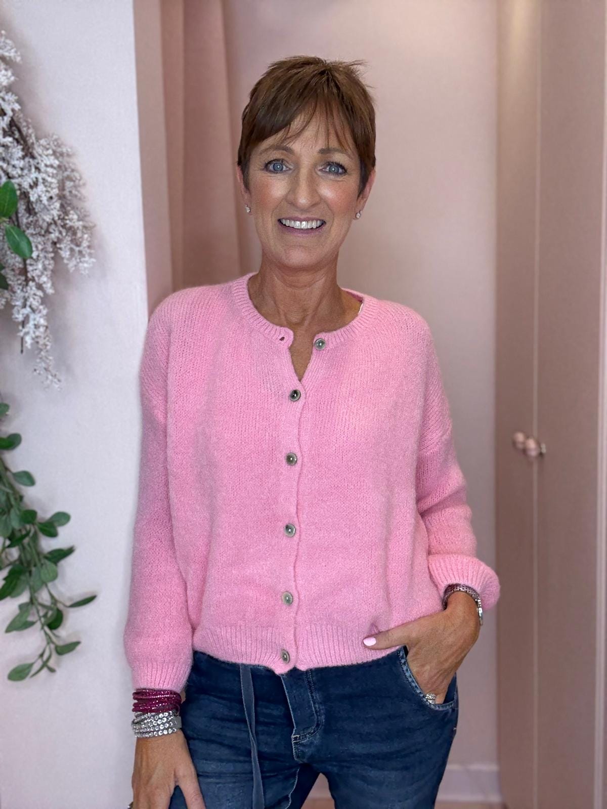 df8d9473-8069-42a0-bbd7-3876c8d284e8